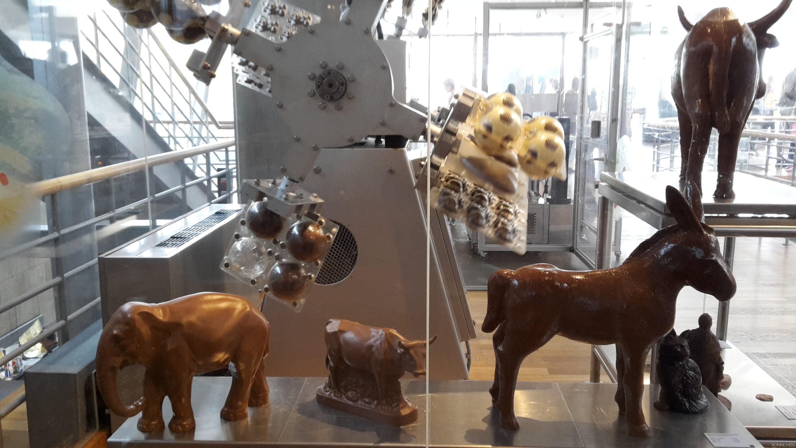 Schokoladen-Hohlfiguren in der Ausstellung im Schokoladenmuseum Köln