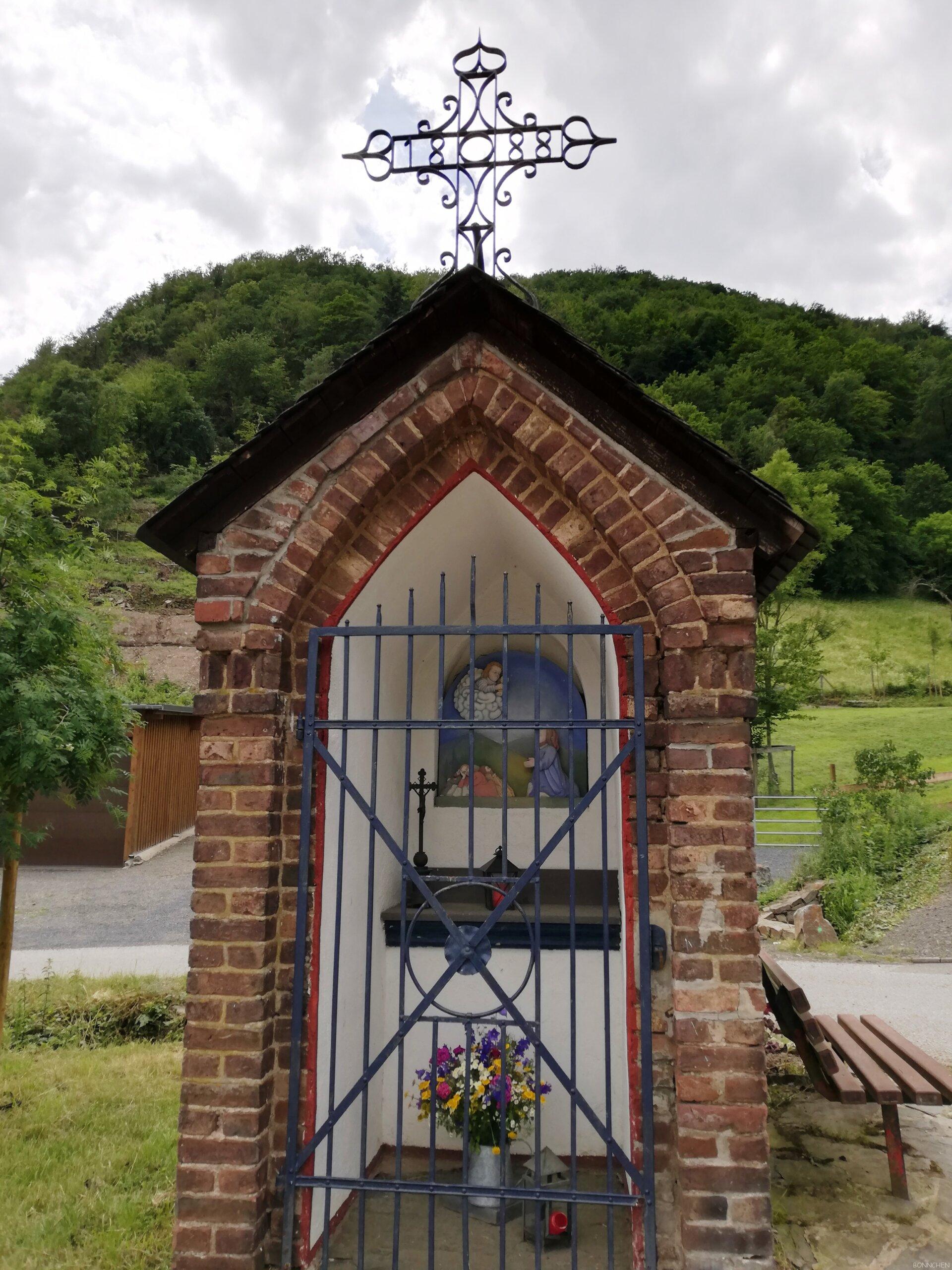 Kleine Kapelle am Wanderweg Mayschoss