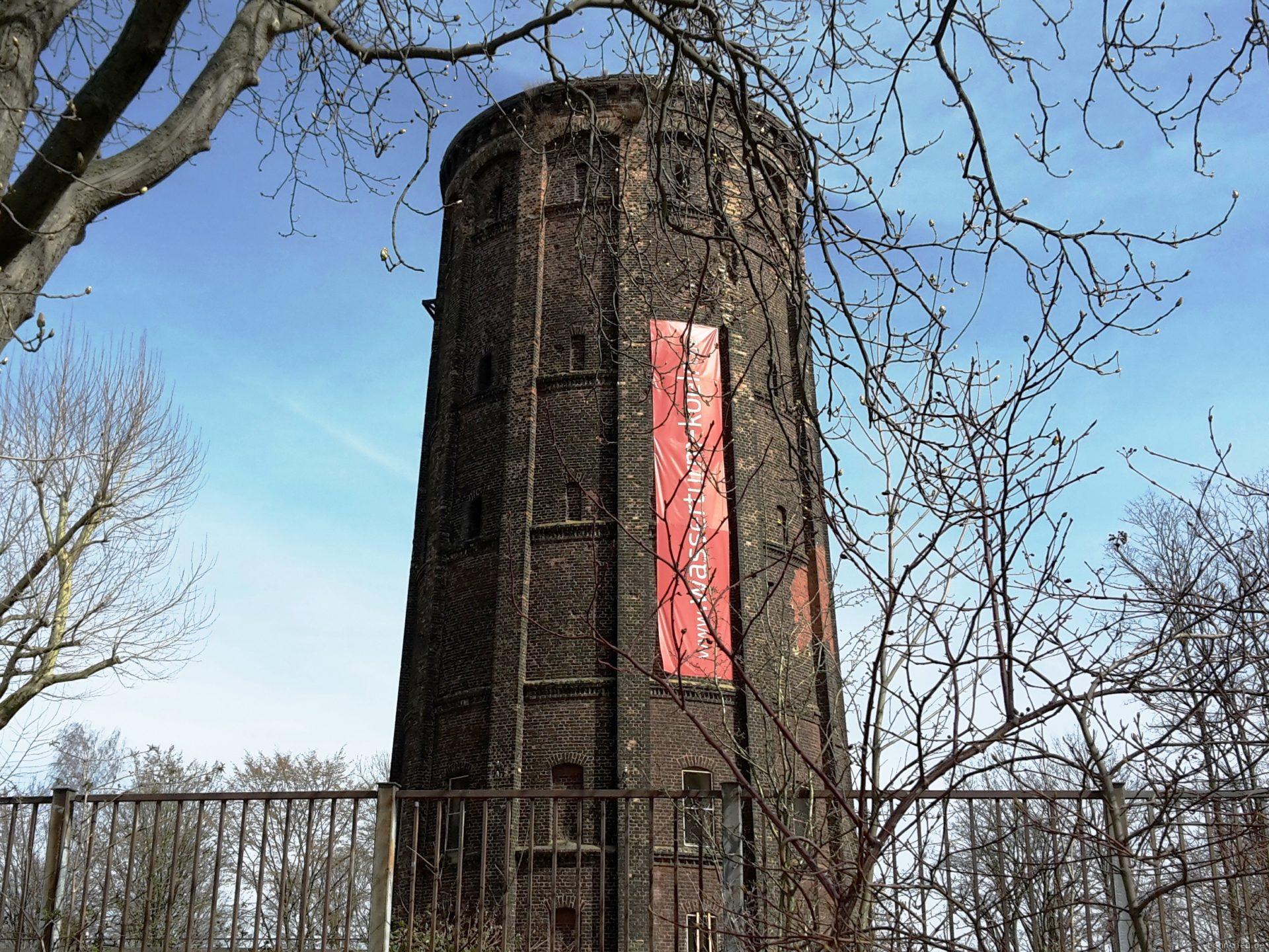 Kölnpfad Etappe 6 Wasserturm der Rheinischen Wasserwerks-Gesellschaft in Köln Stammheim