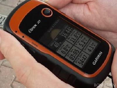 GPS Gerät von Garmin fürs Wandern im Sommer